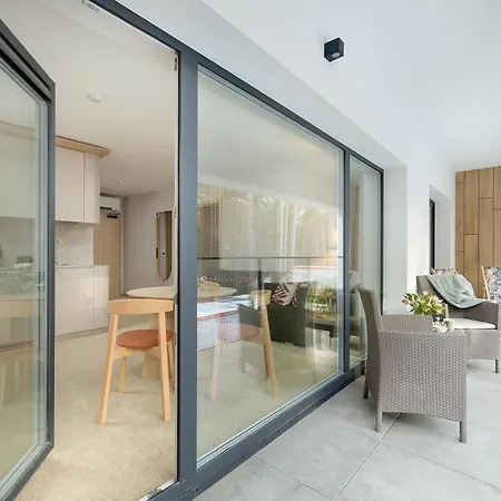 K&k - Premium Z Basenem - Seashell - Easy - Rent Lukecin